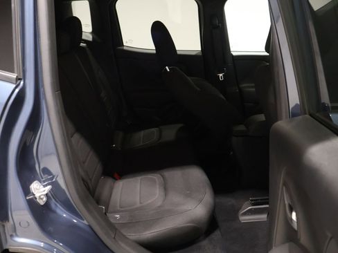 Used 2022 Jeep Renegade Latitude image 20