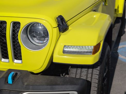 Used 2023 Jeep Wrangler Sahara w/ Cold Weather Group image 10