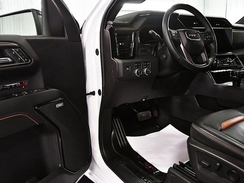 Used 2024 GMC Sierra 1500 AT4 w/ AT4 Preferred Package image 19