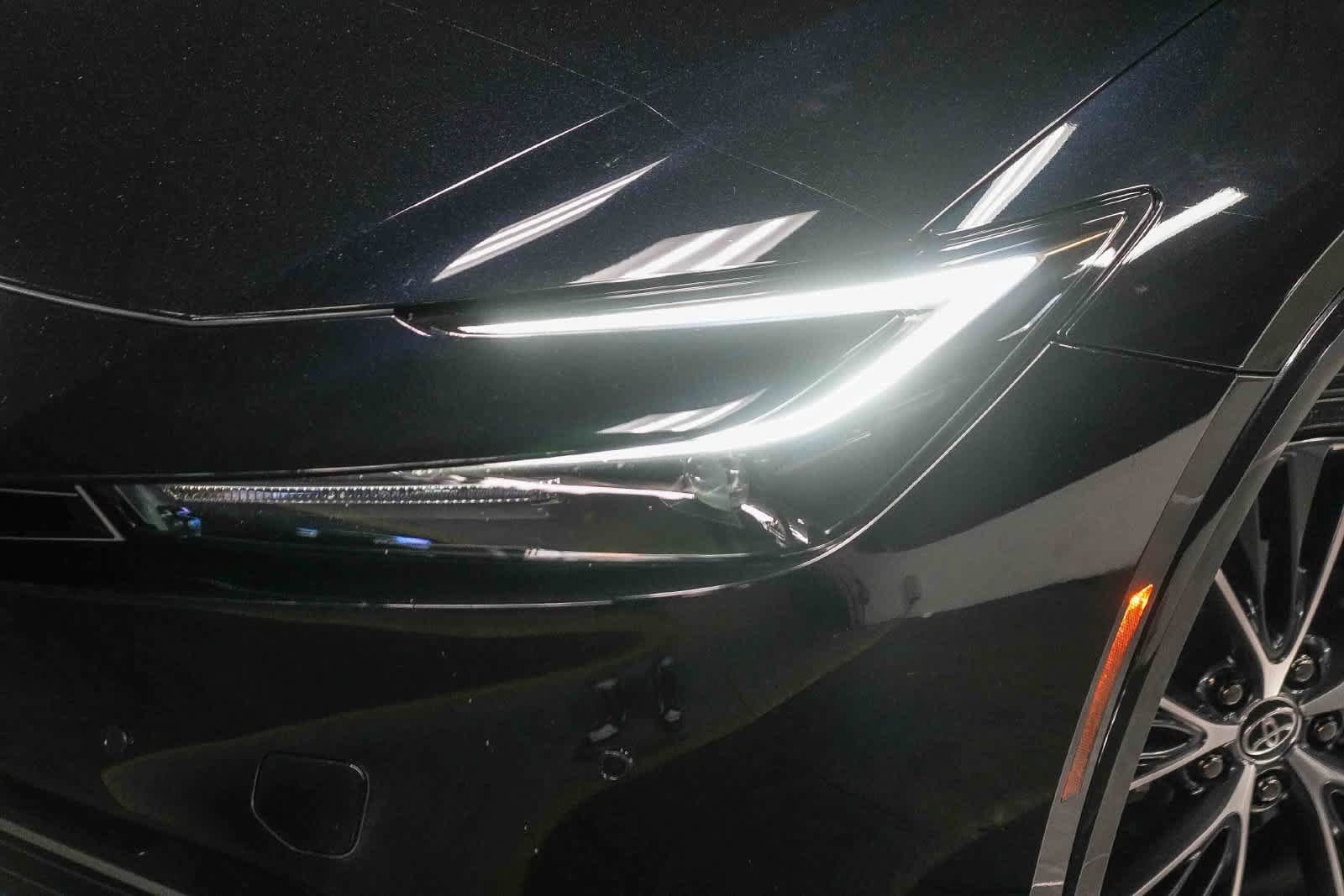 Certified 2024 Toyota Prius XLE FWD image 3