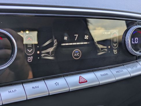 Used 2025 Genesis GV70 2.5T image 30