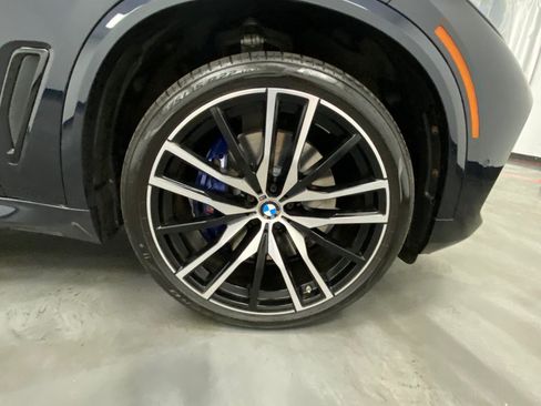 Used 2019 BMW X5 xDrive50i w/ M Sport Package AWD/4WD image 16