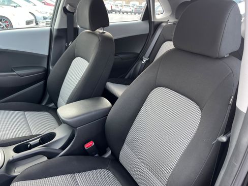 Used 2021 Hyundai Kona SE image 8