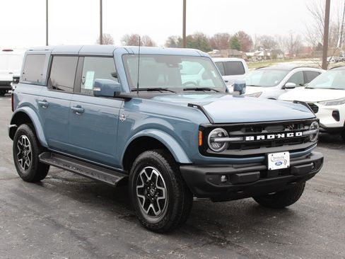 New 2025 Ford Bronco Outer Banks image 7