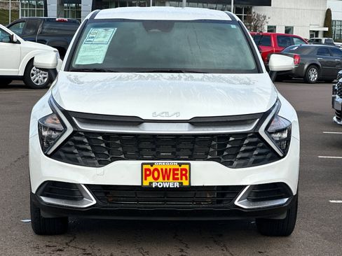 Used 2023 Kia Sportage LX image 9