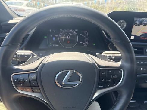 Used 2024 Lexus ES 300h w/ Premium Package FWD image 28