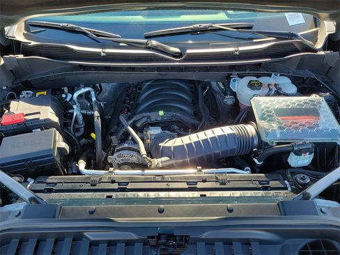 Used 2025 Chevrolet Silverado 1500 ZR2 w/ Technology Package image 30