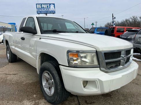 Used 2008 Dodge Dakota SLT image 1