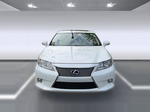 Used 2013 Lexus ES 300h w/ Luxury Pkg FWD image 4