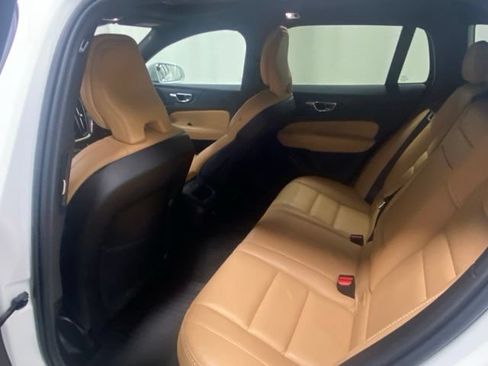 Used 2020 Volvo V60 T5 Cross Country w/ Protection Package Premier AWD/4WD image 13