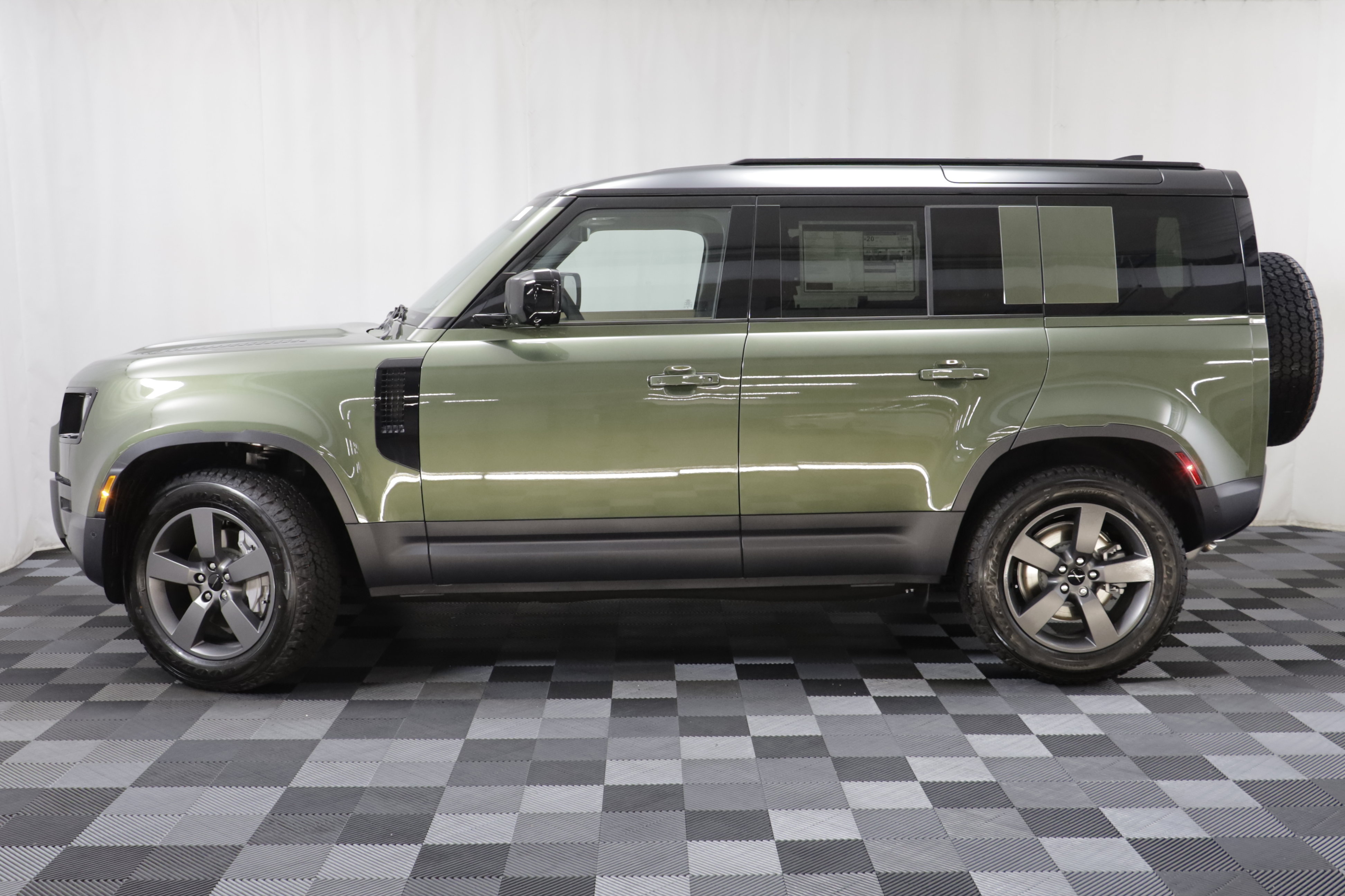 New 2026 Land Rover Defender 110 S AWD/4WD image 5