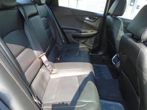 Used 2017 Chevrolet Malibu Premier FWD image 21