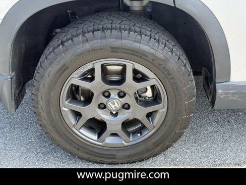 Used 2025 Honda Pilot TrailSport image 17