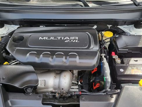 Used 2015 Jeep Cherokee Latitude w/ Cold Weather Group image 40