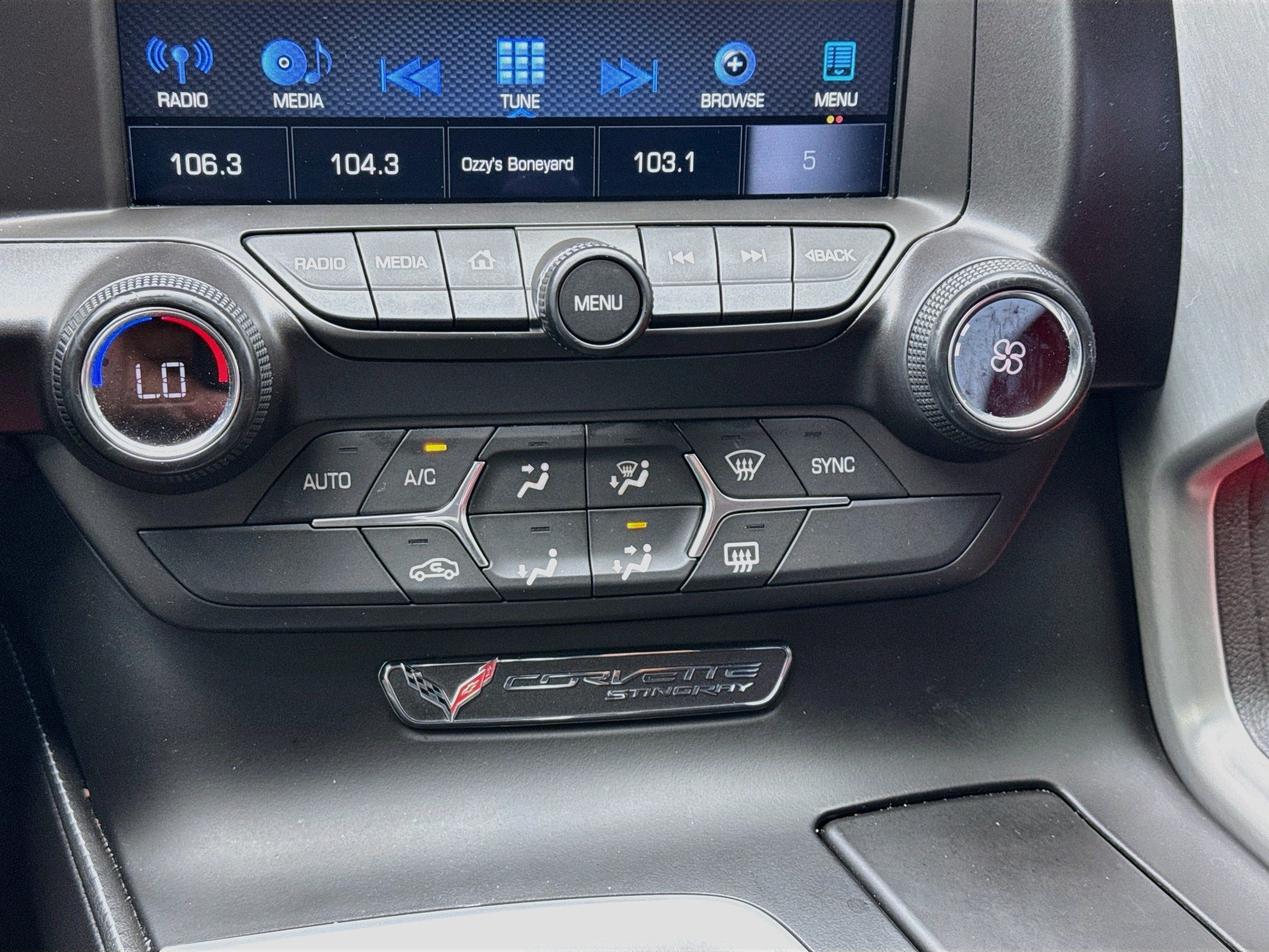 Used 2019 Chevrolet Corvette Stingray Coupe w/ Carbon Flash Badge Package RWD image 12