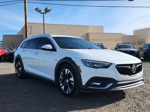 Used 2019 Buick Regal Essence w/ Driver Confidence Package I image 3