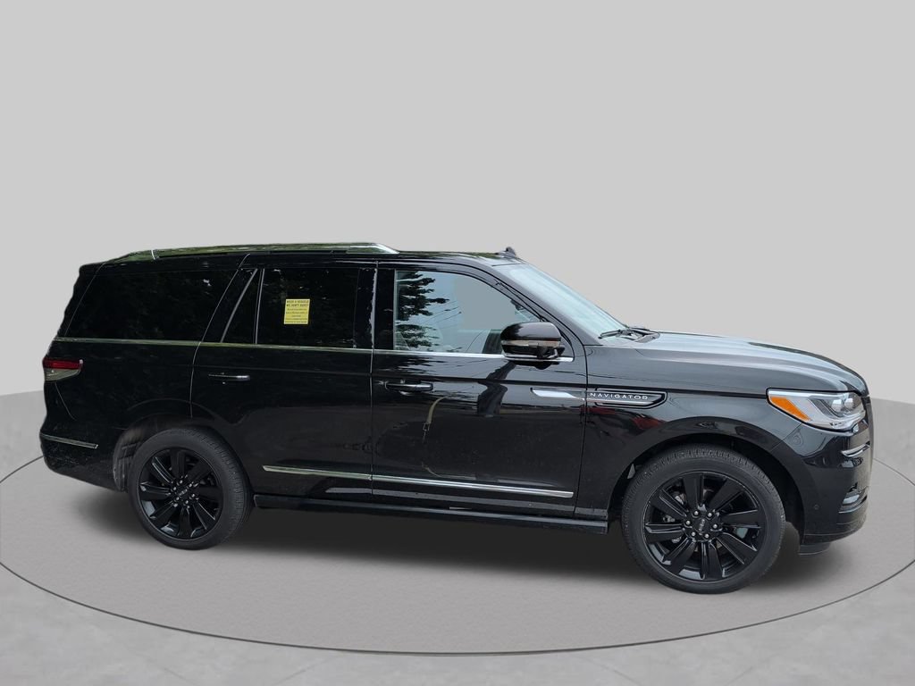 Used 2023 Lincoln Navigator Reserve AWD/4WD image 16