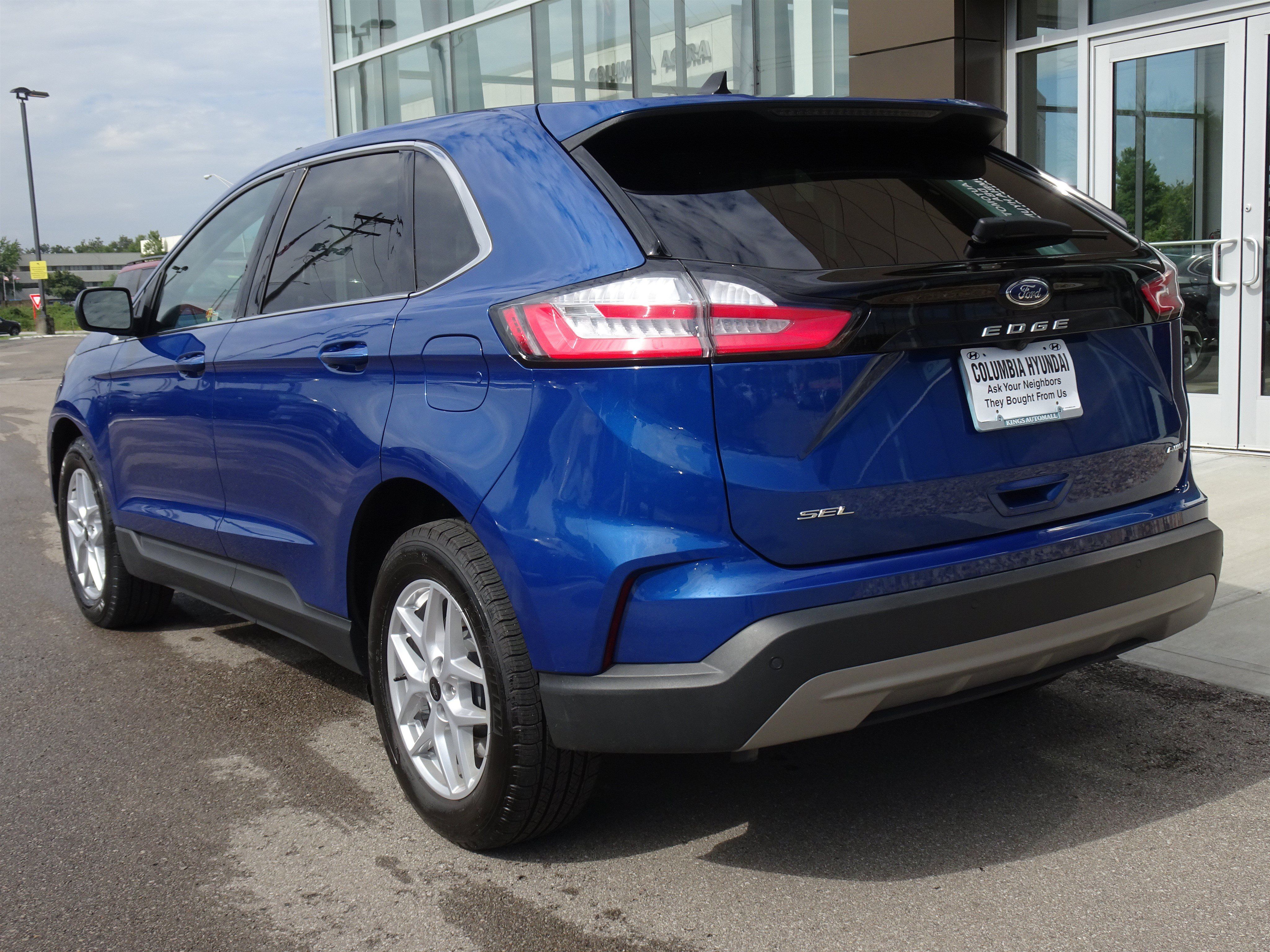 Used 2024 Ford Edge SEL w/ Convenience Package AWD/4WD image 3