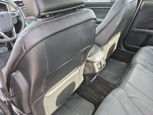 Used 2015 Ford Fusion Titanium FWD image 18