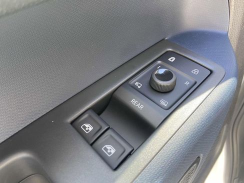 New 2025 Volkswagen ID. Buzz Pro S RWD image 21