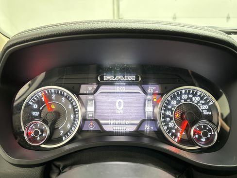Used 2020 RAM 1500 Laramie AWD/4WD image 25