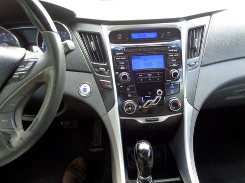 Used 2012 Hyundai Sonata SE image 19