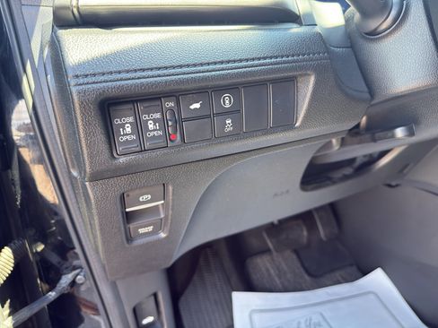 Used 2021 Honda Odyssey EX-L image 12