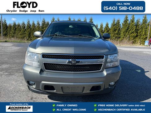 Used 2011 Chevrolet Avalanche LT w/ Luxury Package image 8