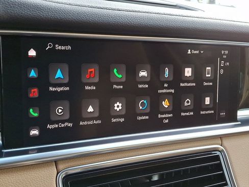 Used 2022 Porsche Panamera 4 image 16