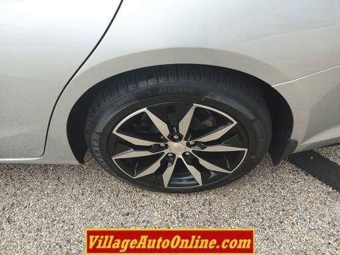 Used 2017 Chevrolet Malibu LT w/ Leather Package image 10