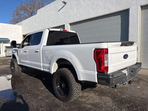 Used 2019 Ford F250 Lariat w/ Lariat Value Package image 3