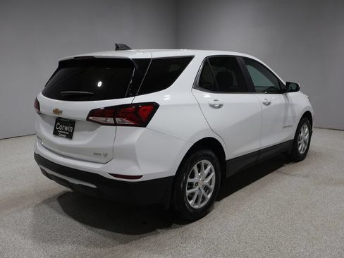 Used 2023 Chevrolet Equinox LT AWD/4WD image 2