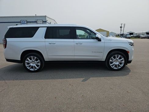 Used 2023 Chevrolet Suburban High Country w/ Premium Package 2 image 6