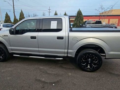Used 2017 Ford F150 XLT image 5