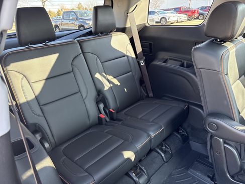 Used 2022 GMC Acadia AT4 w/ Technology Package image 19