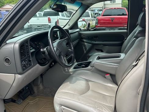Used 2003 Chevrolet Suburban 2500 LT w/ LT Preferred Equipment Group AWD/4WD image 8