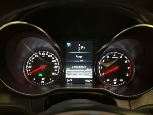 Used 2015 Mercedes-Benz C 300 4MATIC Sedan image 31