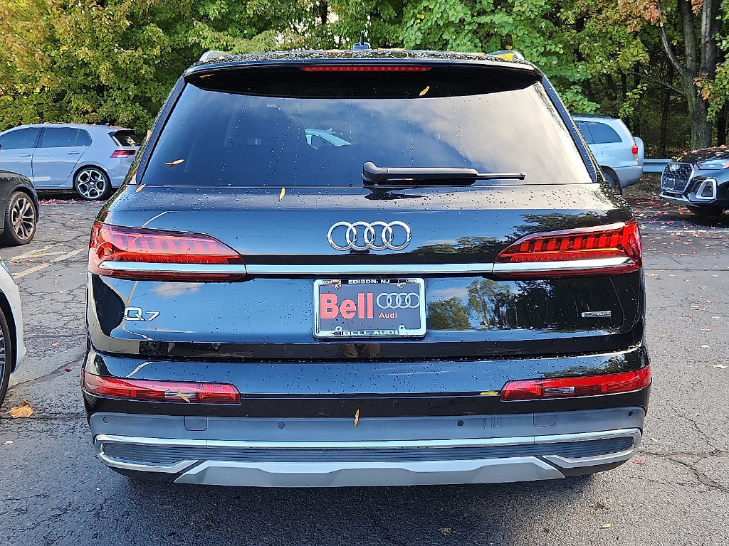 Used 2023 Audi Q7 3.0T Premium AWD/4WD image 11
