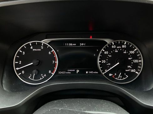 Used 2025 Nissan Rogue SV image 37