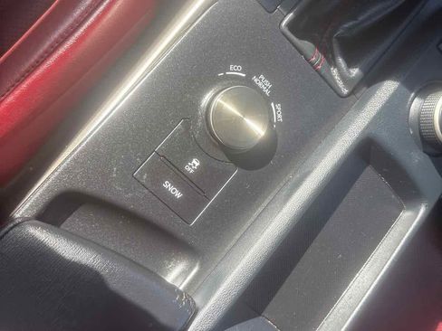 Used 2018 Lexus IS 300 image 19