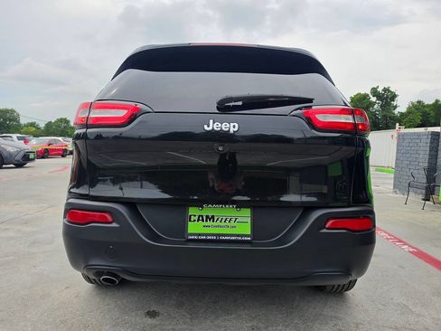 Used 2015 Jeep Cherokee Latitude FWD image 15