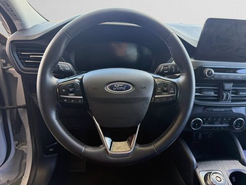 Used 2025 Ford Escape Active w/ Cold Weather Package FWD image 16