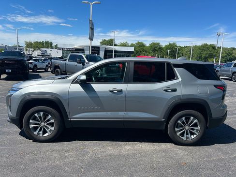 Used 2026 Chevrolet Equinox LT FWD image 8