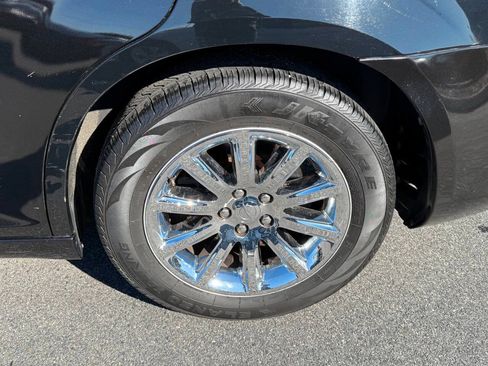 Used 2014 Chrysler 300 C RWD image 29