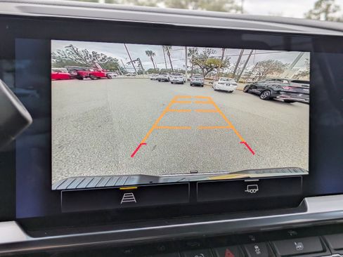 Used 2024 Chevrolet Silverado 1500 LT image 22