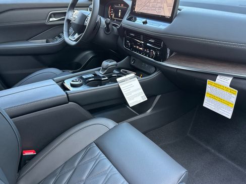 New 2026 Nissan Rogue Platinum w/ Platinum Premium Package image 13