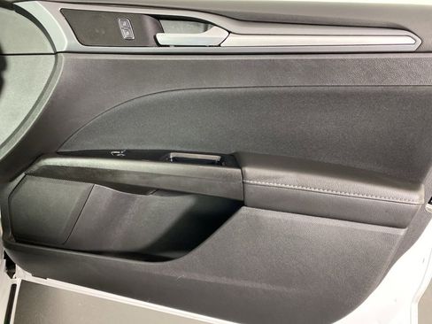 Used 2014 Ford Fusion SE image 29