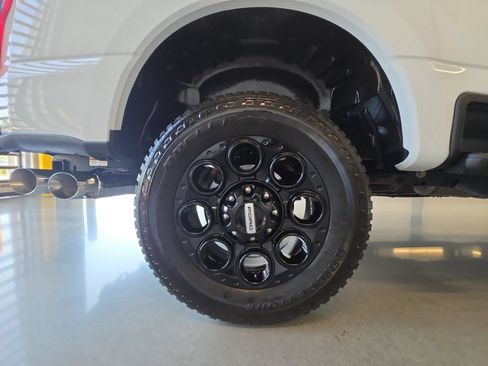 Used 2024 Ford F350 Lariat w/ Sport Appearance Package AWD/4WD image 28