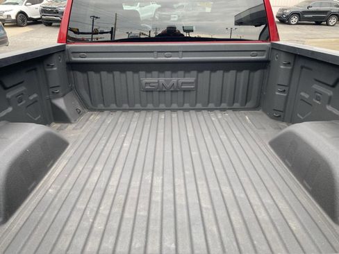Used 2022 GMC Sierra 1500 SLT AWD/4WD image 16
