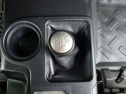 Used 2008 Toyota FJ Cruiser 4WD image 44